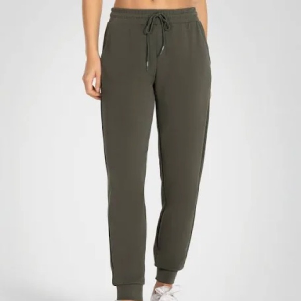 3/$30 Kyodan Outdoors Slate Green Jogger Pants